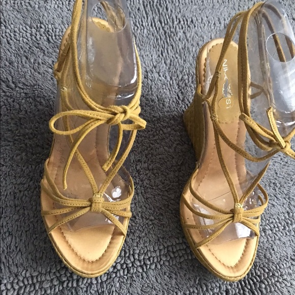 Brand new Heels From Nine West - Size 6 - Picture 2 of 2